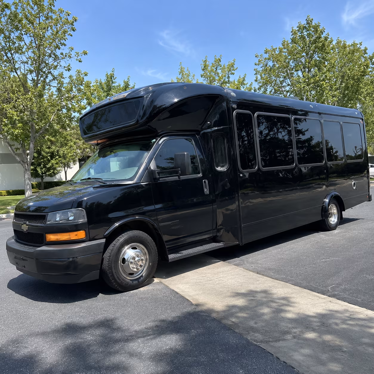 lawton 15 passenger party bus