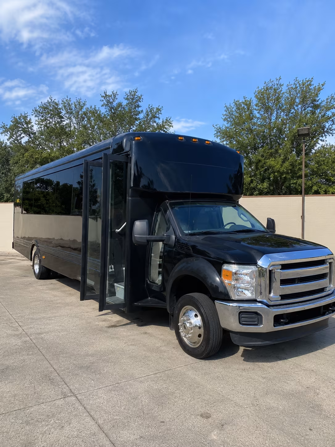 lawton 20 passenger party bus